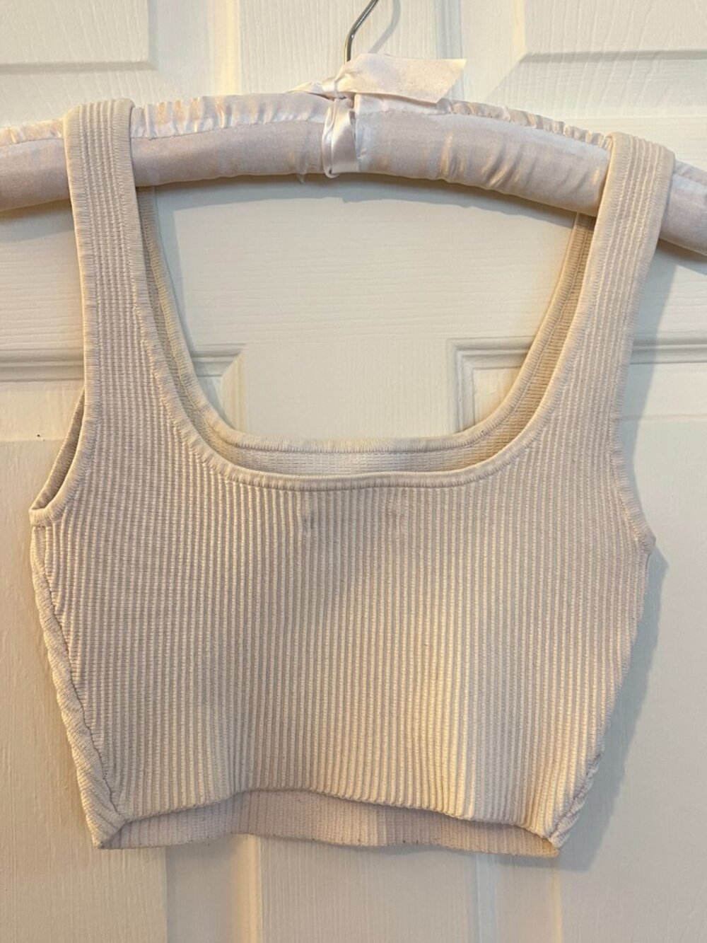 Aritzia Babaton Sculpt Knit Squareneck Cropped Tank - Picture 3 of 7